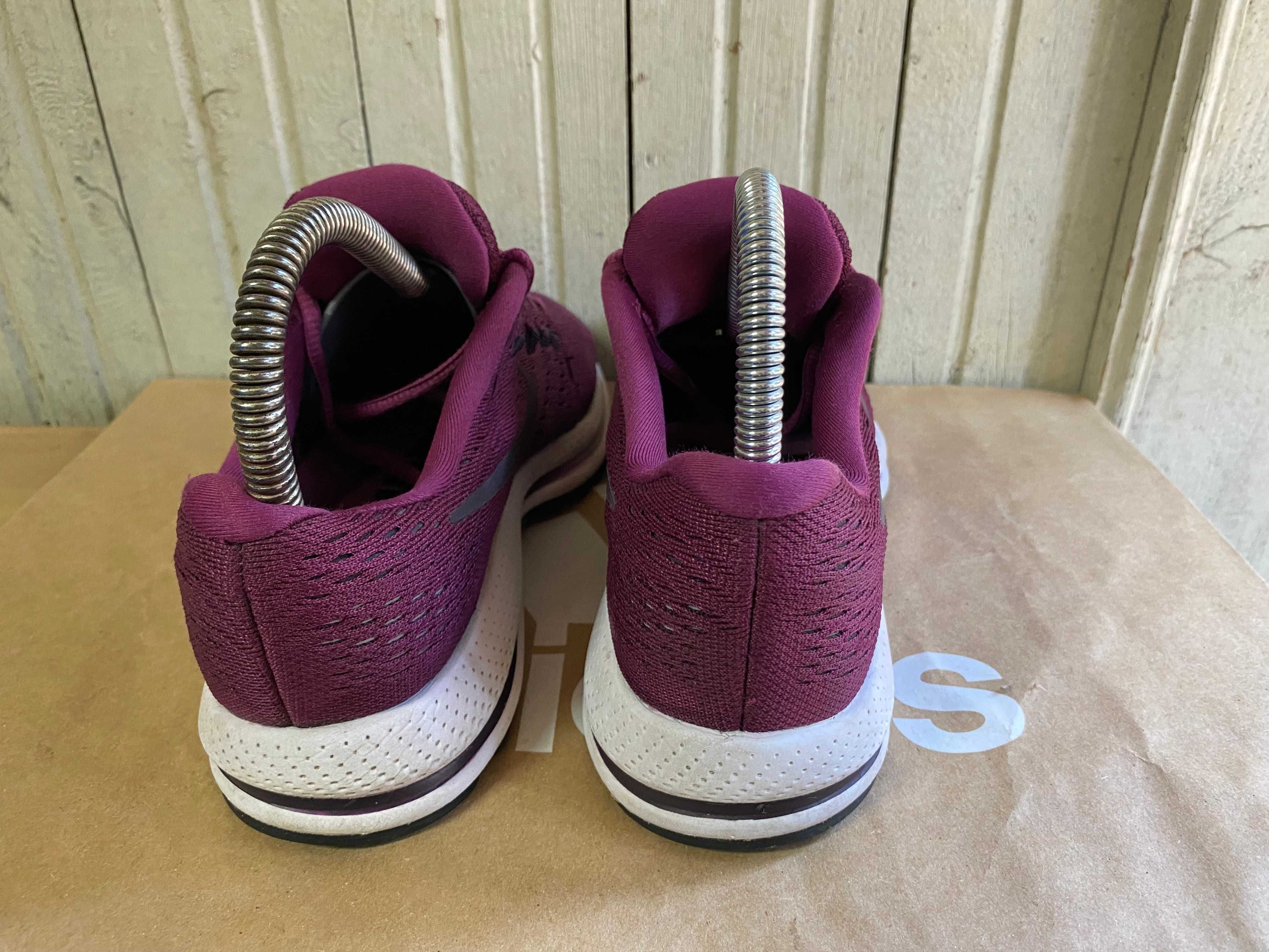 ''Nike Air Zoom Vomero 12''оригинални маратонки 36.5 номер