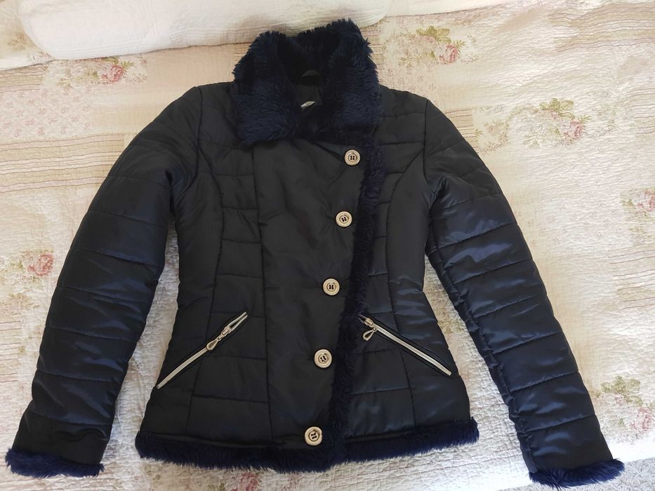 Късо яке тъмно синьо спортно-елегантно -вталено р-м36-България.