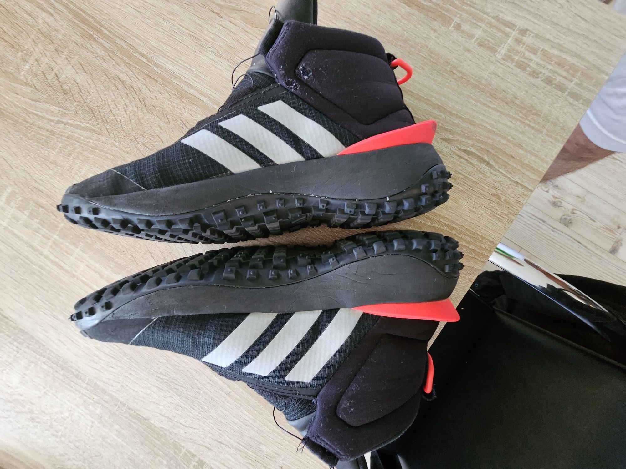 Зимни обувки adidas