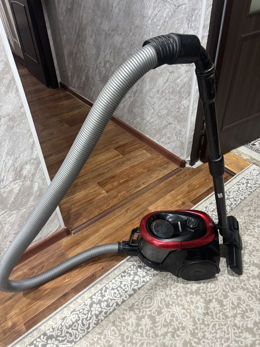 Продам пылесос Samsung sc18m21c0vr