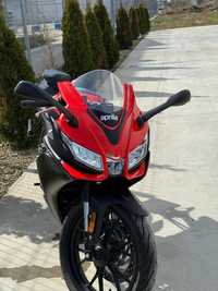 Motocicleta Aprilia