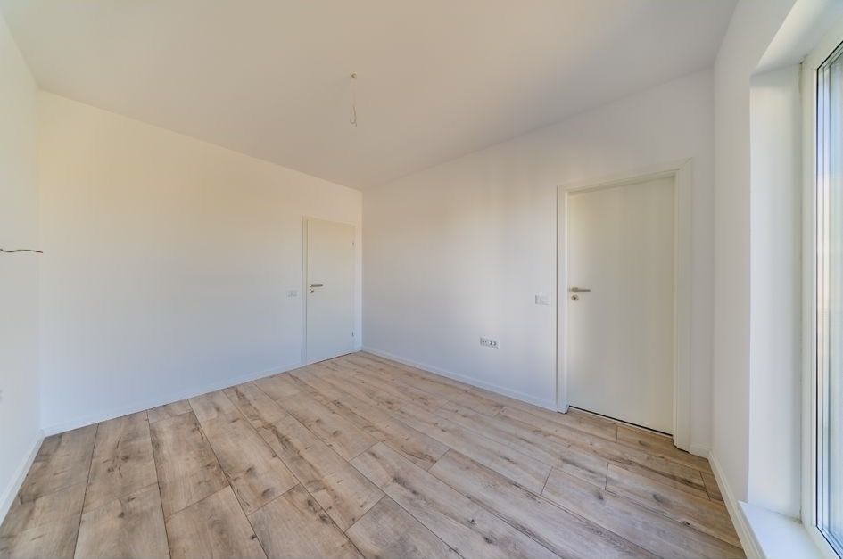 Închiriere spațiu multifuncțional (birou/studio) – Via Carmina, etaj 2