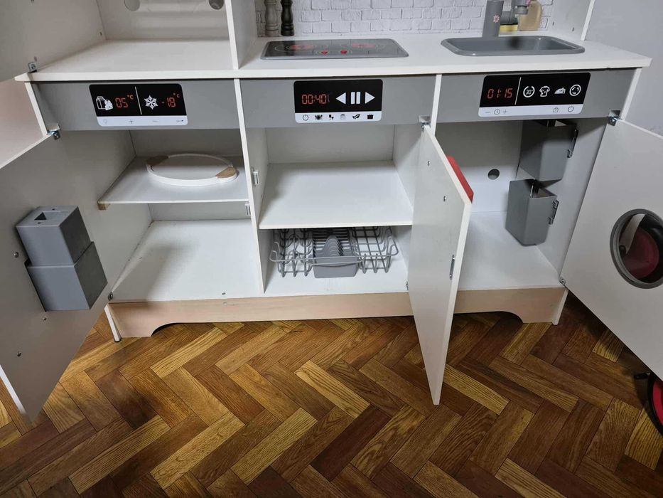 Bucatarie din lemn pentru copii + accesorii