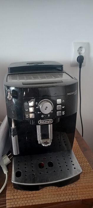 Aparat de cafea DeLonghi