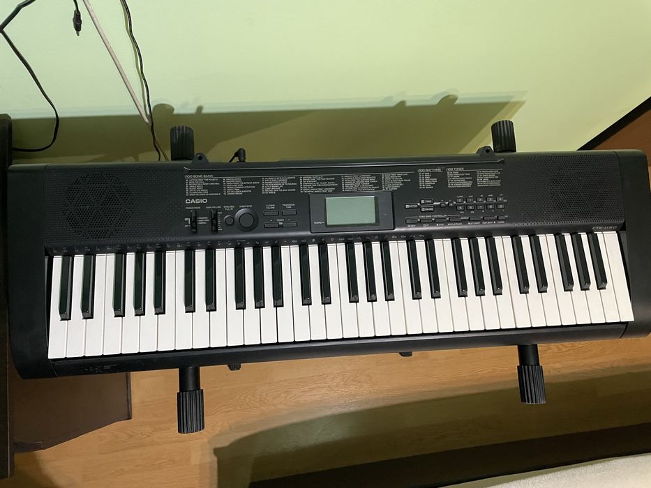 Sintetizator si pian Casio