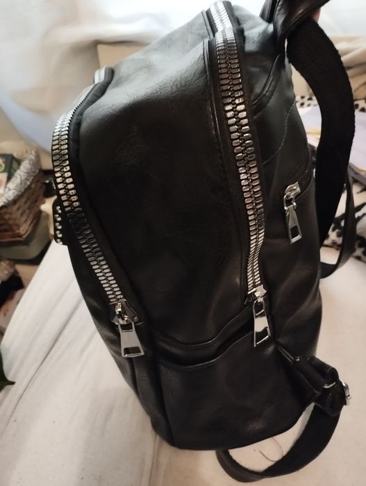 Черна Кожена раница