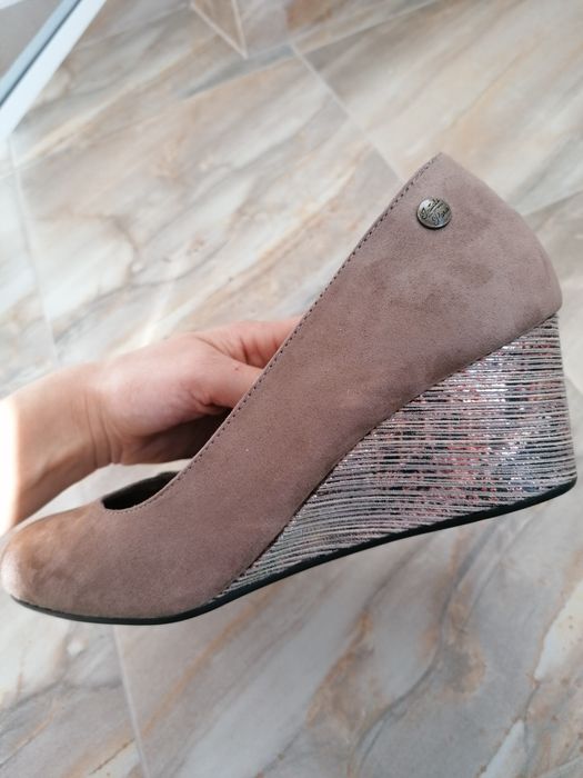 Нови обувки, велур