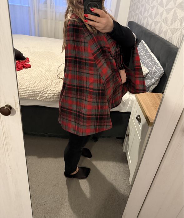 Capa puncho marimea M noua