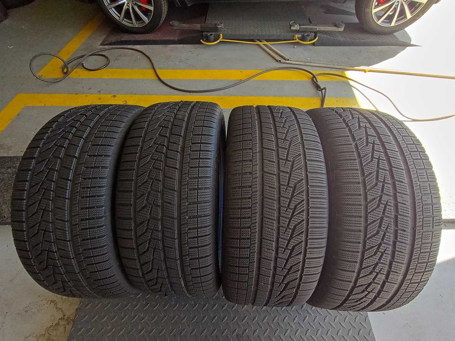 Vând anvelope hankook 255.45.19 iarna