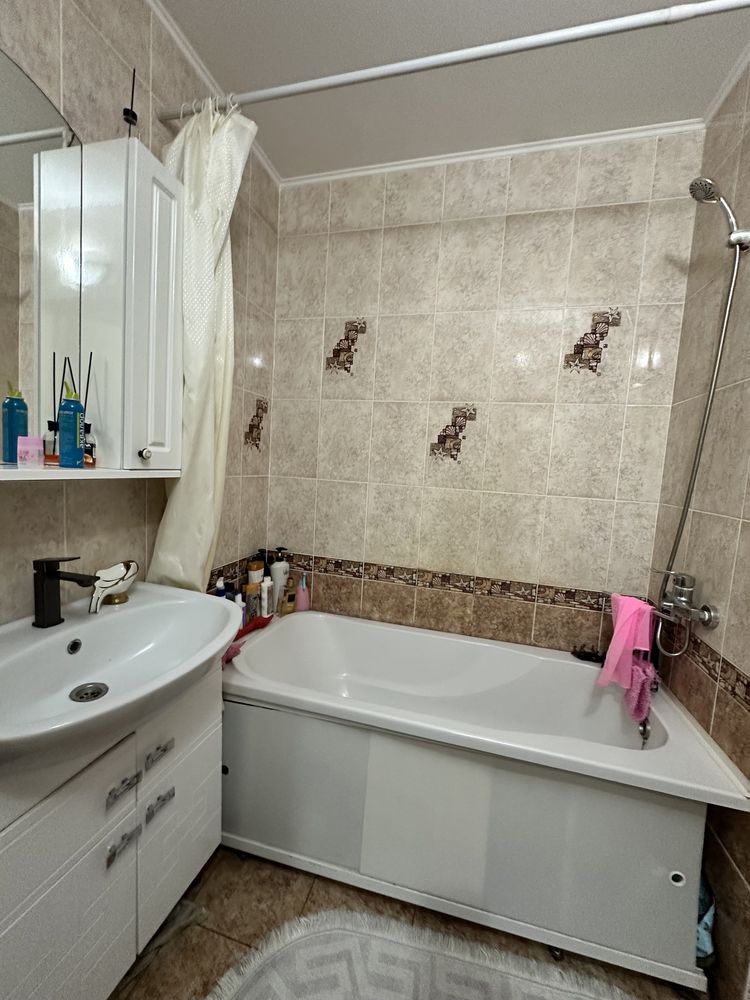 3-х ком на 3 этаже в 7 мкр, кухня 11,5 м2