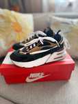 Nike AIR MAX FURYOSA 
Размер: 38.5 (умалени са, отговарят на 37,5)