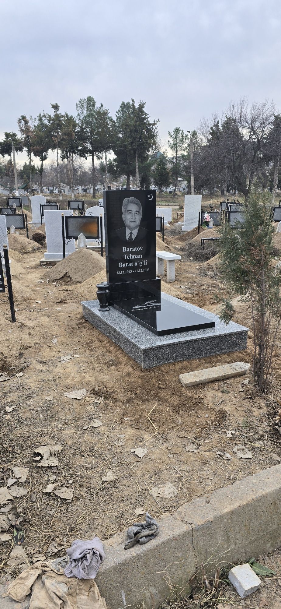 Памятники на могиллу