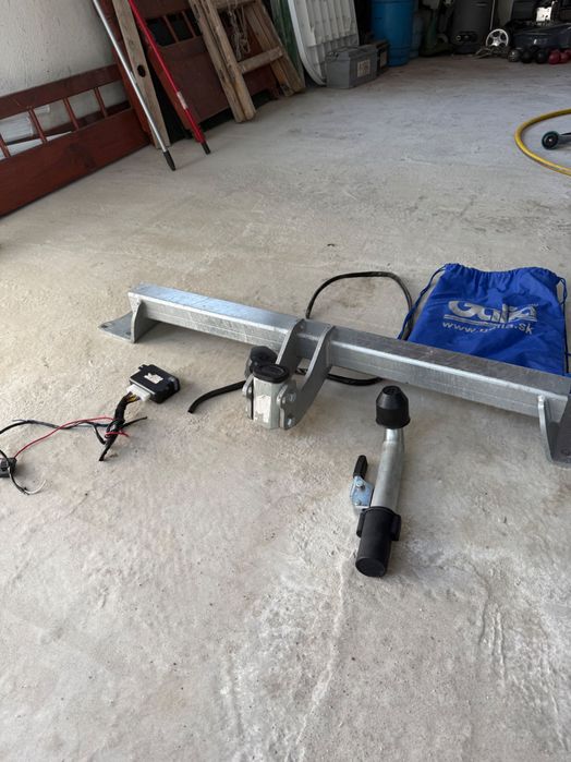 Теглич за БМВ Х5