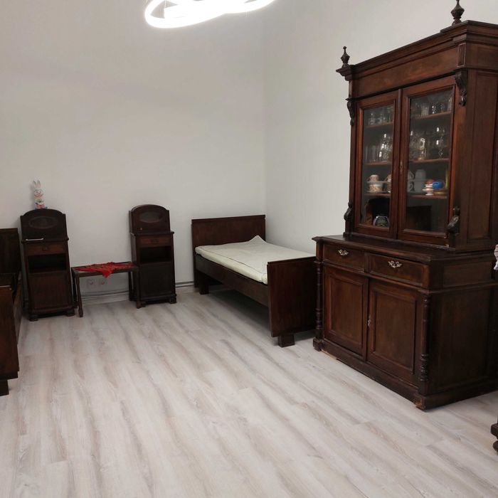 Дървени мебели  старинен масив ретро