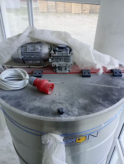 Vând  Omogenizator miere Lynson 500 L