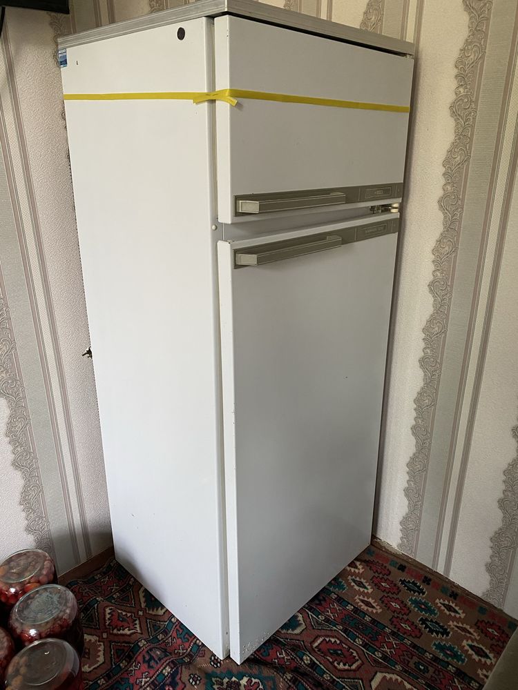 Холодильник  рабочий сотилади холати зур