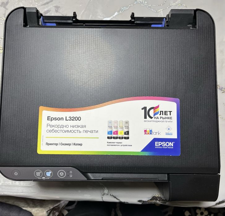 Продам Epson L3200 цветной 3 в одном принтер