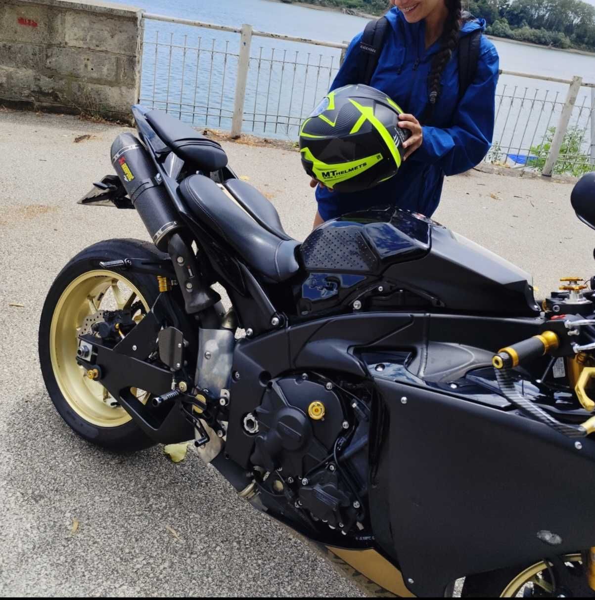 Yamaha r1 big beng
