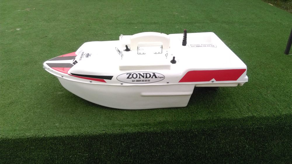 Лодка за захранка ZONDA