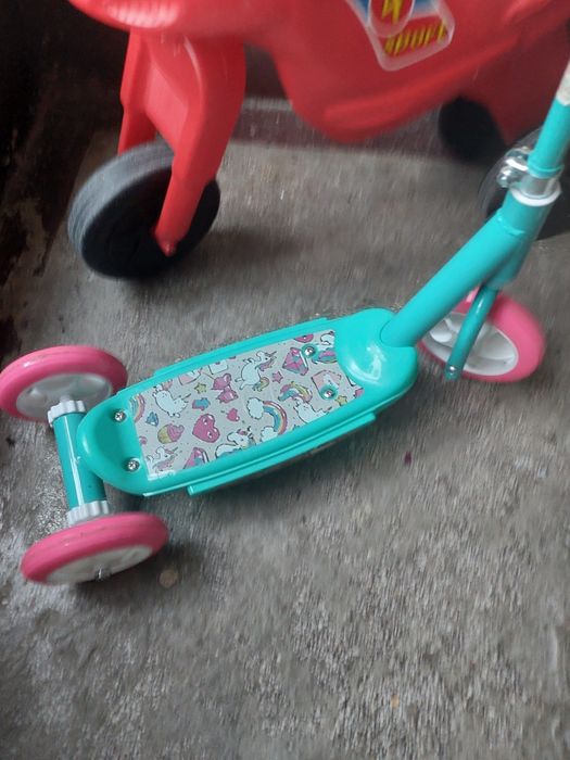 Trotineta copii aproape noua