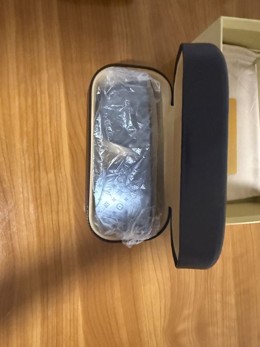 Vand ochelari Louis Vuitton,noi