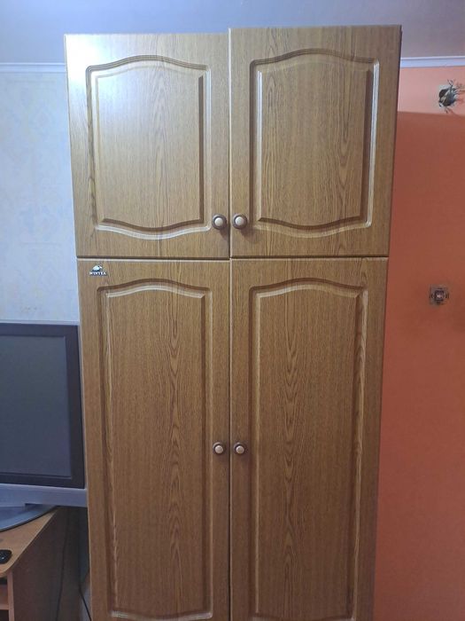 Шкаф недорого требует новой жизни