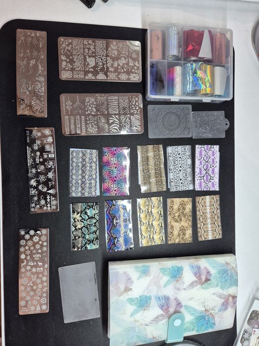 Vând produse manichiură