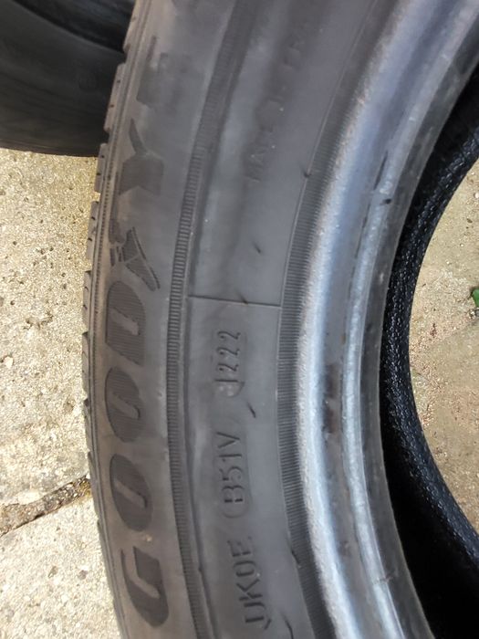 2бр 205/65/15С гудияр като нови 8 платови подсилени за бус