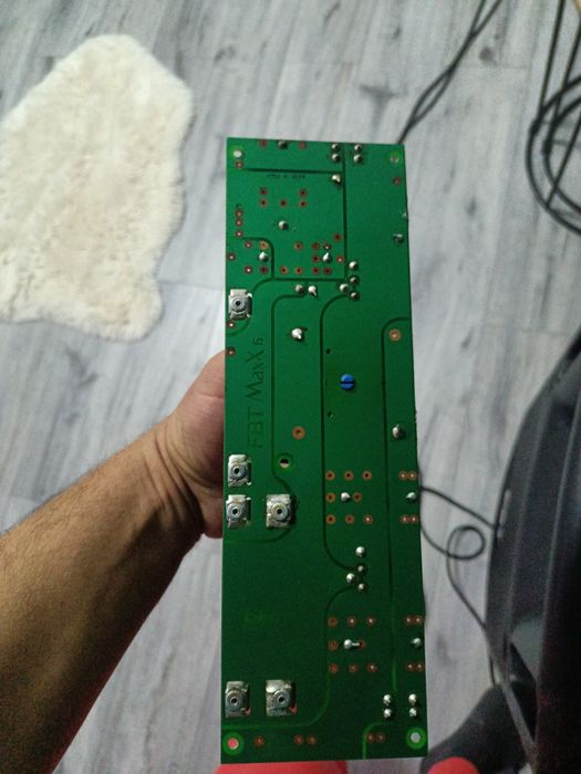 Vând o boxa fbt max 6 cu componente din poza