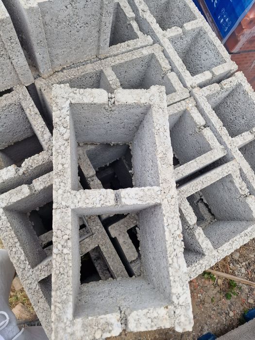 Boltari vibropresati