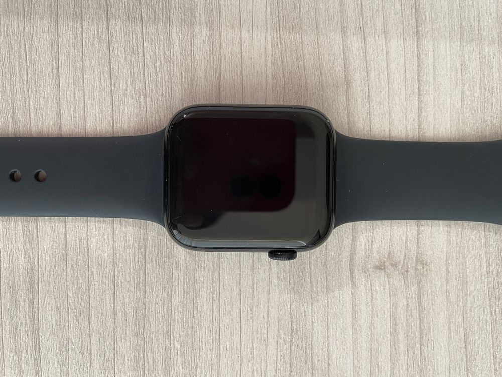 ОТЛИЧНО СЪСТОЯНИЕ Apple Watch SE 2 44 mm.