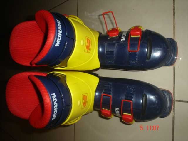 Clapari ski MUNARI flex index ME 100 marime MP 26,5 MADE IN ITALY