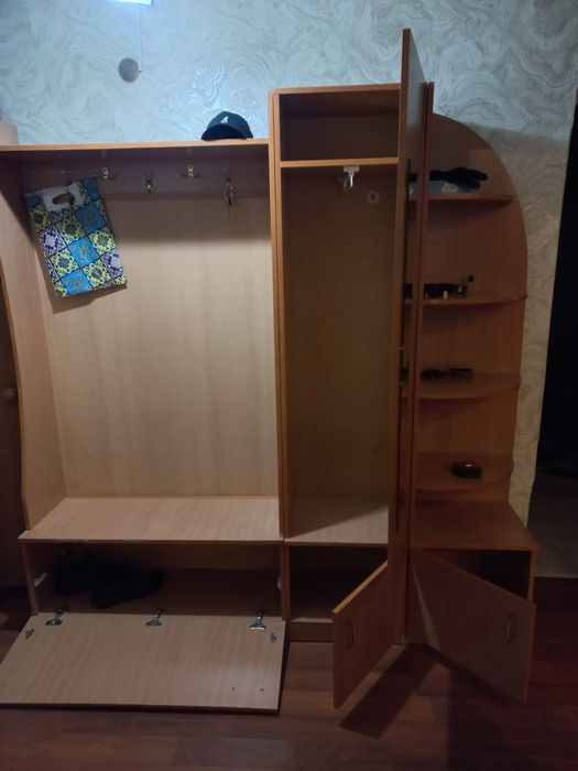 Продам   прихожу