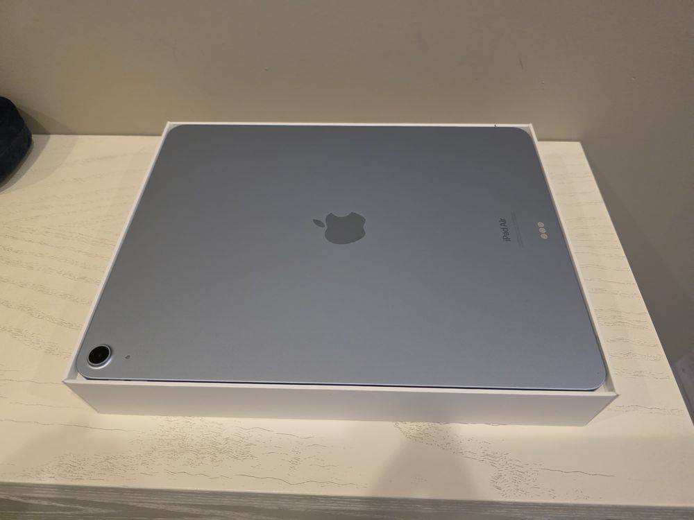 ipad air 13 M2, 8/256 + Magic keyboard