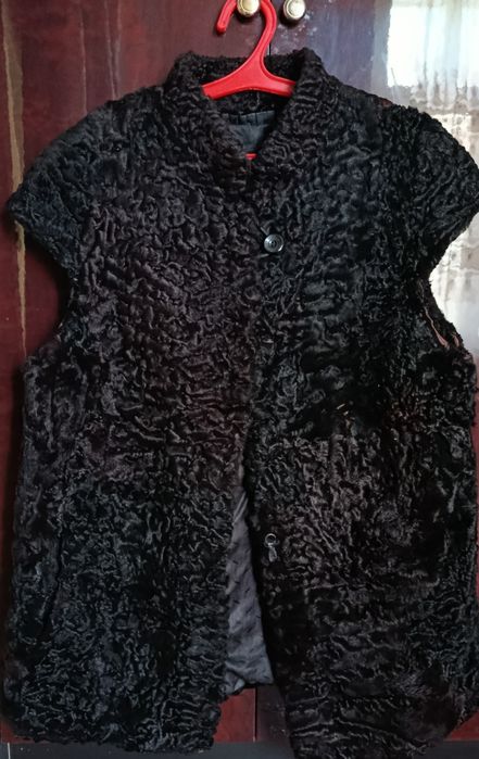 karakulcha bezrukavka