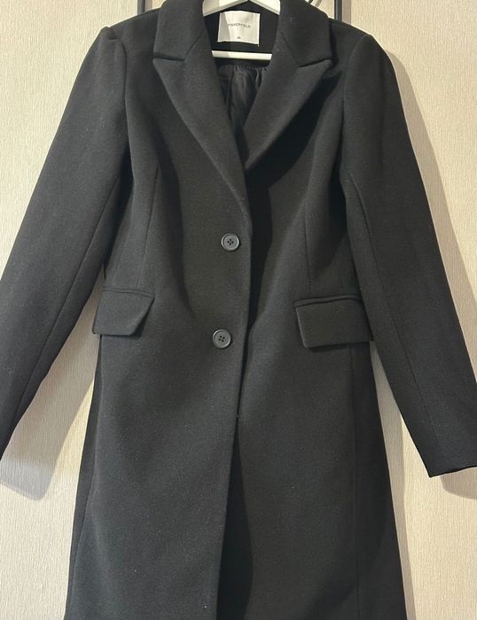 Черно палто- средно на дължина