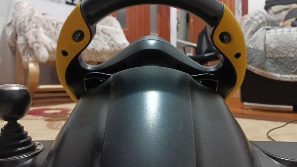 !URGENT!.     Volan gaming myria mg7400