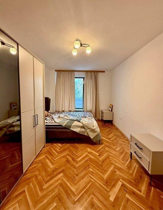 Дава се под наем Тристаен апартамент в София, Стрелбище - 150 кв.м за 1399 € - Снимка #5