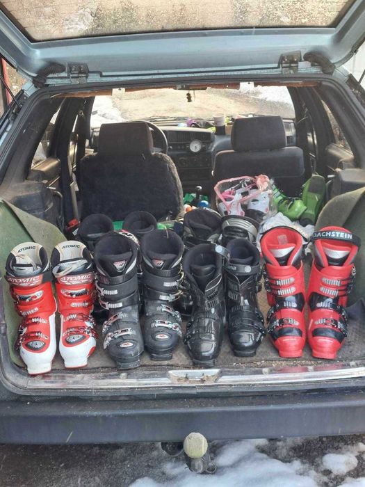 Продавам ски и ски обувки, щеки