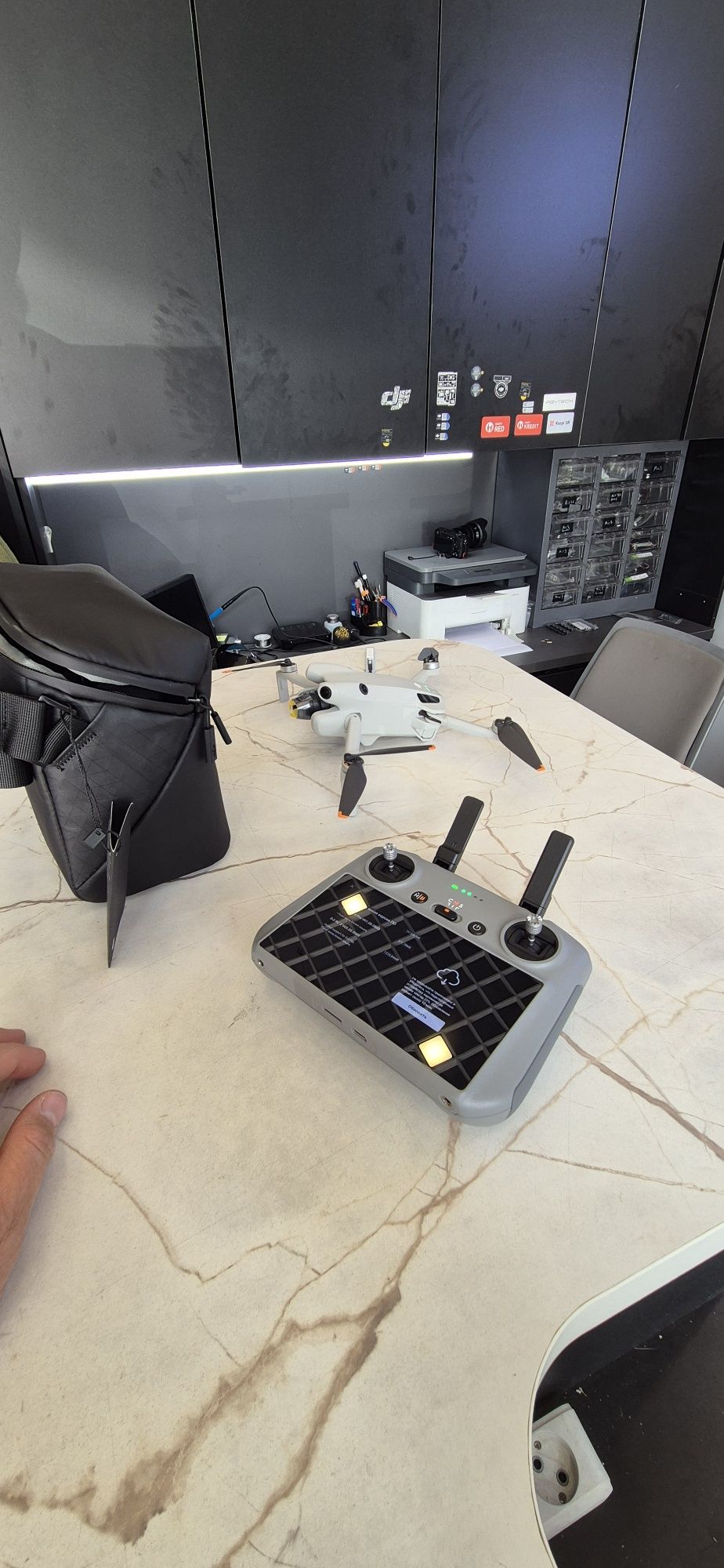 Продаю дрон DJI mini 4 pro fly more combo plus