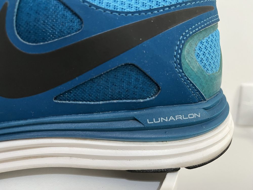 Adidasi Nike Lunar 46
