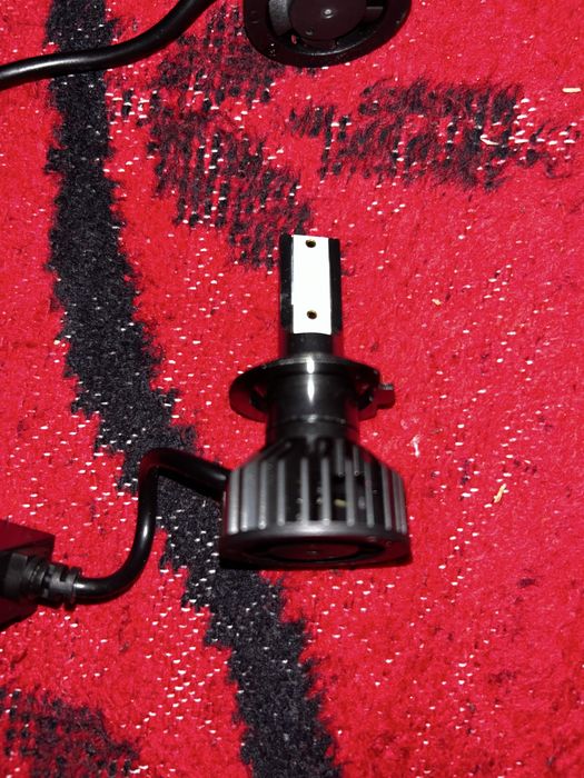 Leduri auto cu ventilator incorporat