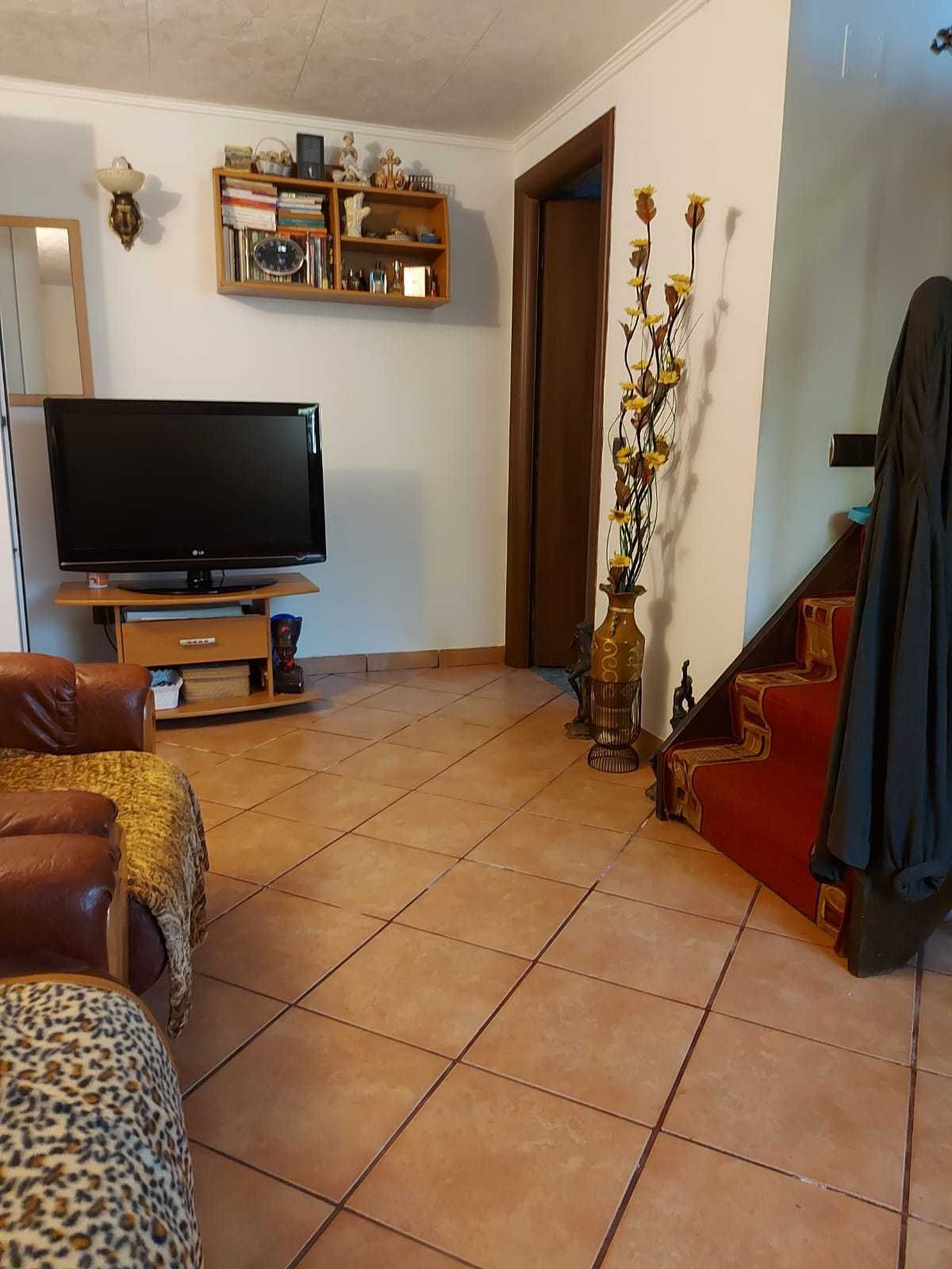 Casă în Bolintin-Deal – 2 camere, curte 250 mp, aproape de București