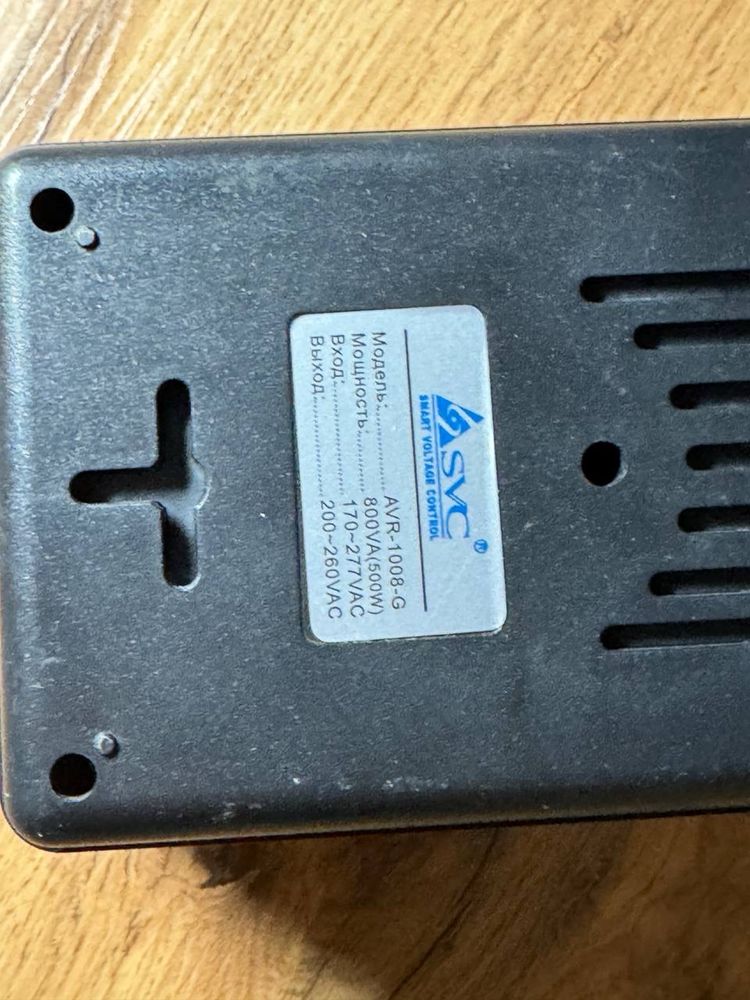 SVC AVR-1008-G стабилизатор напряжения