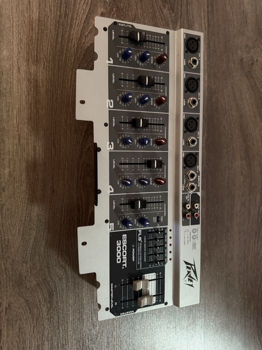 Микшер escort 3000