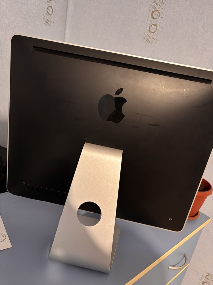 Настолен компютър imac на части