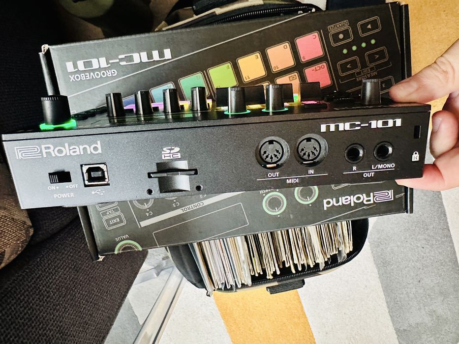 Roland MC 101 groovebox