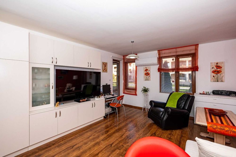Продава се Двустаен апартамент в Пловдив, Остромила - 68 кв.м за 1986 €/кв.м - Снимка #3
