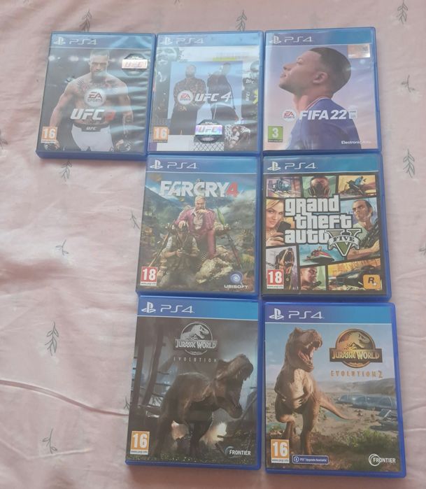 Продавам Плейстейшън4 +със 7 игри