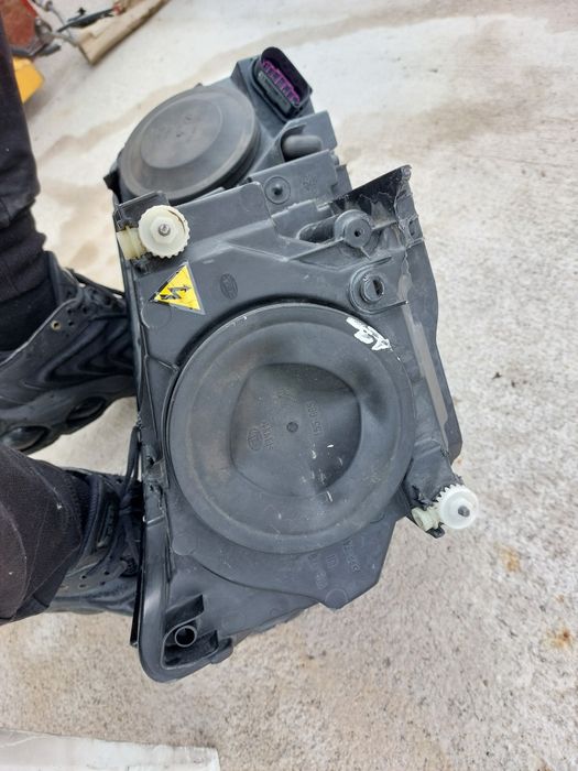 Ляв фар VW TIGUAN 2012г.